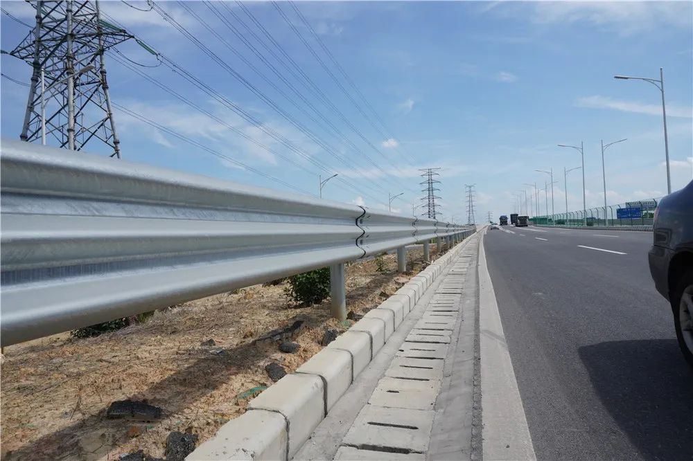 东郊镇高速公路护栏板